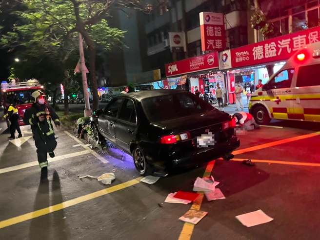 「德东飙车王」害嬷惨死2女高生断腿，家属怒：不能放过他。(陈鸿伟翻摄)
