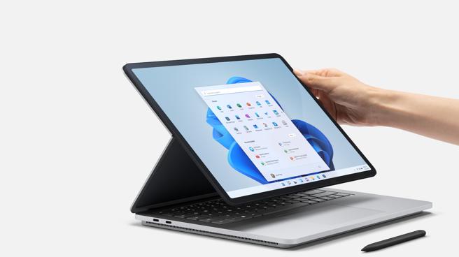 微軟全新的Surface Laptop Studio，定價4萬6888元起。（微軟提供）