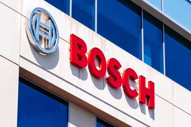 汽车零件供应商博世集团（Bosch）表示，公司已停止向俄罗斯顾客交付卡车零件。(图／shutterstock)