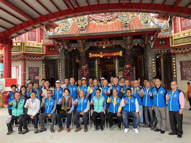 賴清德19日造訪台東，第2站至卑南鄉南清宮參拜。（蔡旻妤攝）