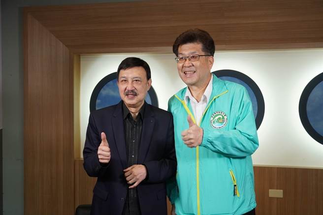 余天今出席台北海洋科技大學56週年校慶活動，為好朋友林世宗站台。（台北海大wakeup提供）