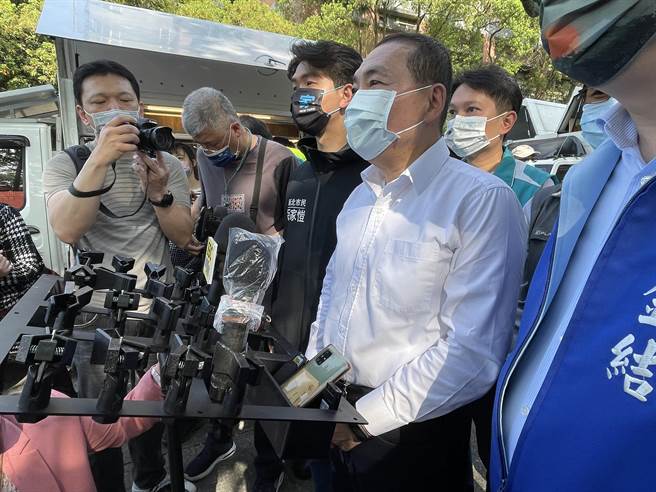 蓝营政二代纷纷跳船，新北市长侯友宜喊话国民党，要广纳年轻人的声音，让年轻人逐梦，完成梦想生活。（蔡雯如摄）