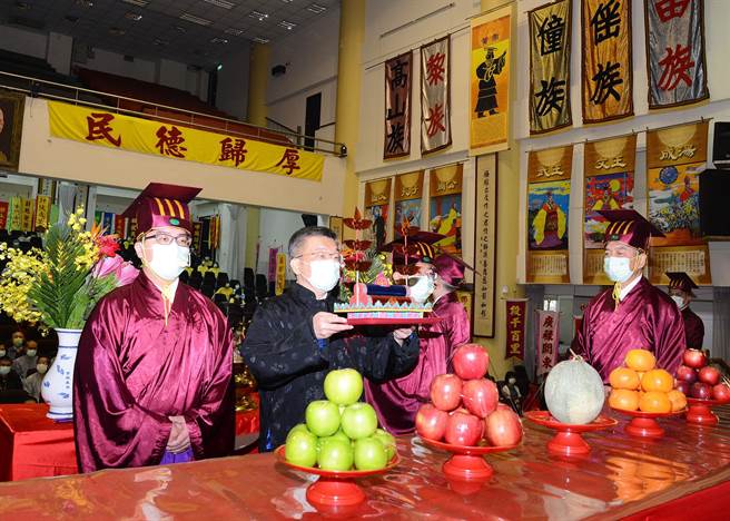 今天「祭祖大典」，由立法院副院长蔡其昌担任总主祭兼初献主持。（天帝教提供）