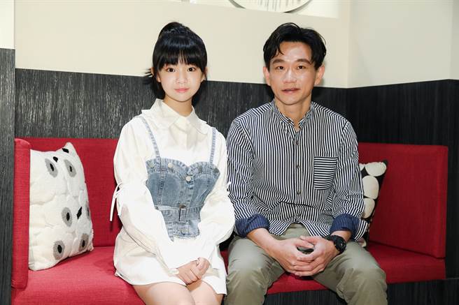 吴以涵（左）、陈家逵19日出席《头七》媒体茶叙，分享拍摄趣事。（罗永铭摄）