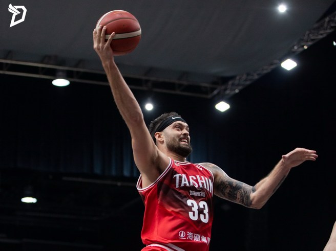 梦想家新洋将扬科维奇今天次节就遭驱逐出场了。(台新梦想家提供)