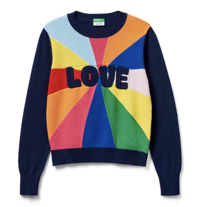 Benetton x JCC 爱是光芒针织衫，5700元。（Benetton提供）