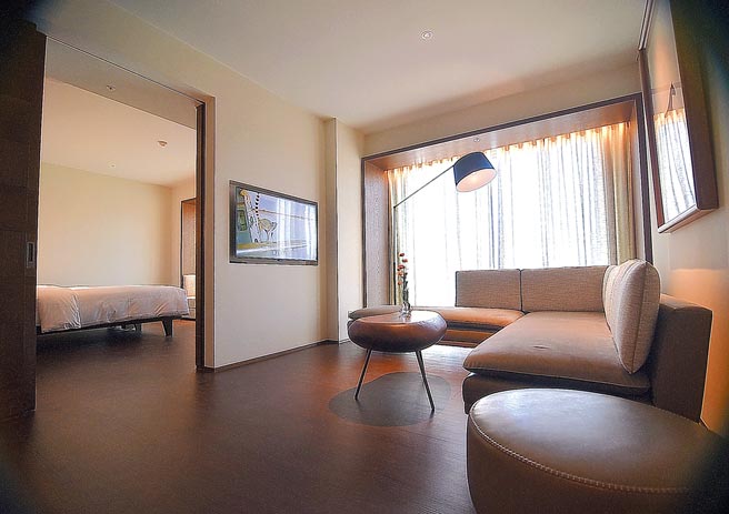 最大房间为21坪的「寒居套房」，此房型有客厅、起居室。图／姚舜