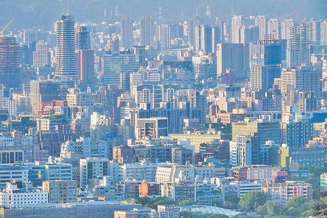 行库主管表示，央行政策除因应通膨以外，也有打房的目的，确实会连累到首购族，等于是「一次通杀」。（本报资料照片）