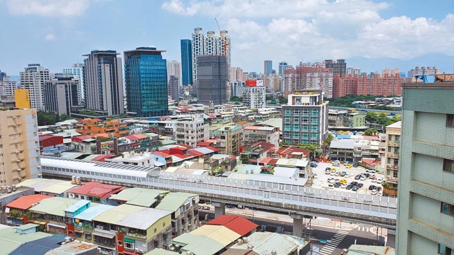 新北市政府为改善工业区---工、住混居情形，将推动捷运板新站与丹凤站周边工业区转型。（新北市城乡局提供／叶德正新北传真）