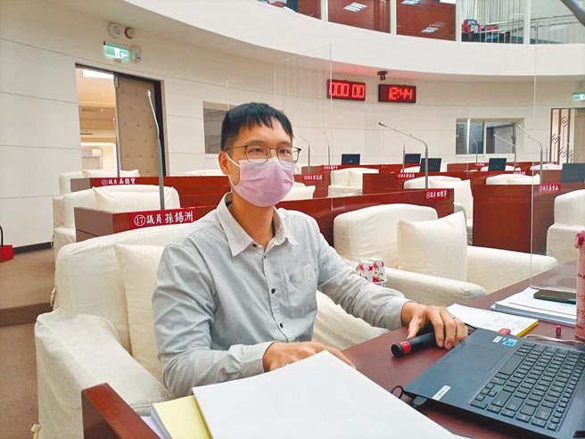 新竹市议员林彦甫肯定市府提案修正囤房税，但对于修正内容仅比台南好感到不太满意。（邱立雅摄）