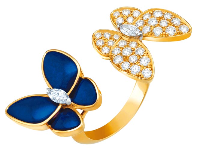 梵克雅宝Two Butterfly Between the Finger指间戒，65万5000元。（Van Cleef & Arpels提供）