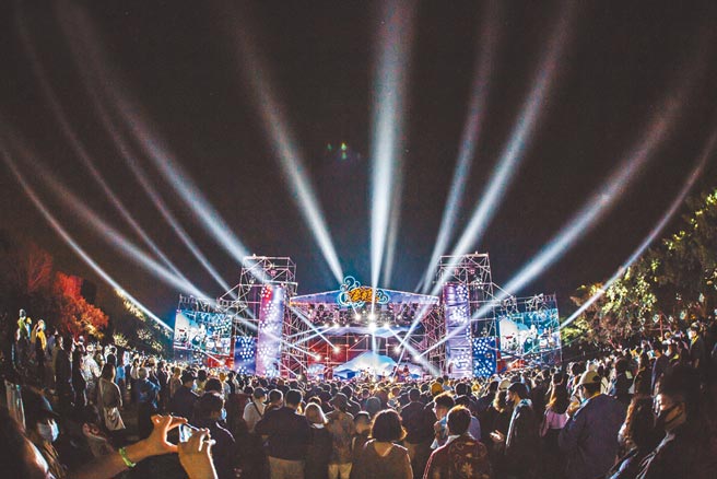 今年正式回归台湾的「春浪」，本月就在台中举办了一场结合音乐、露营、美学的「山线」音乐节。（友善的狗提供）