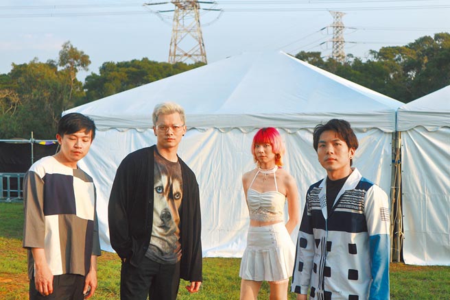 甜约翰日前受邀参与春浪音乐节，并将于4月9日于Legacy Taipei、4月10日于高雄后台 Backstage Live、4月22日于台中Legacy Taichung举行专场。（林欣仪摄）