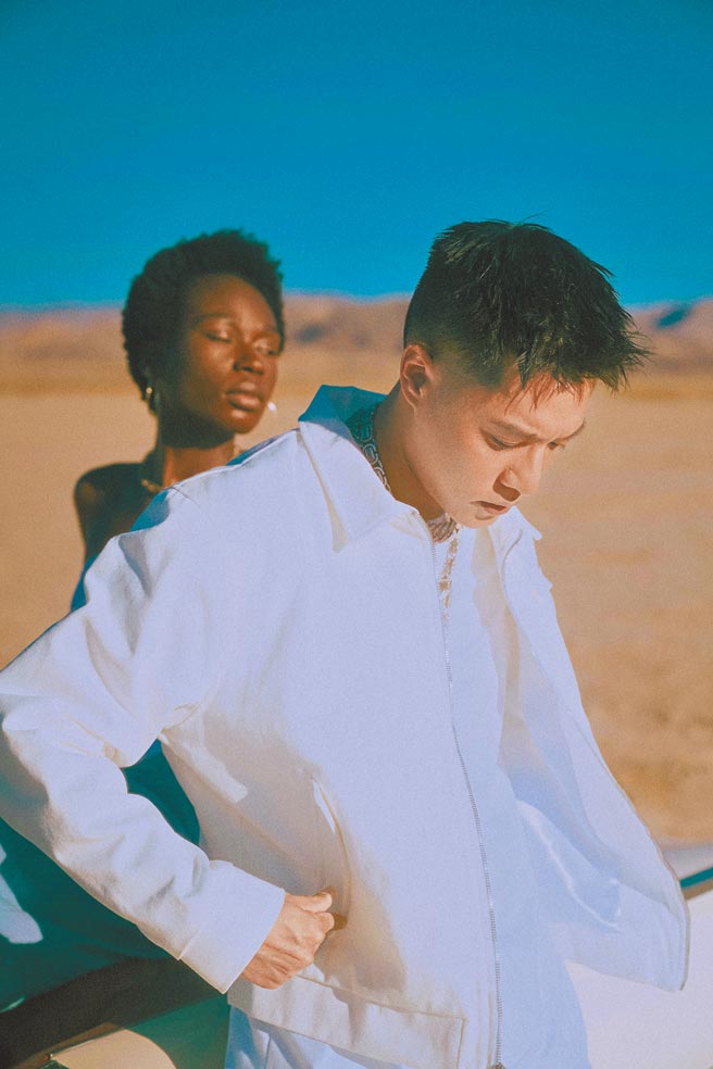 周汤豪暌违5年发片，特别远赴洛杉矶拍摄〈GOOD LIFE〉MV。（环球音乐提供）