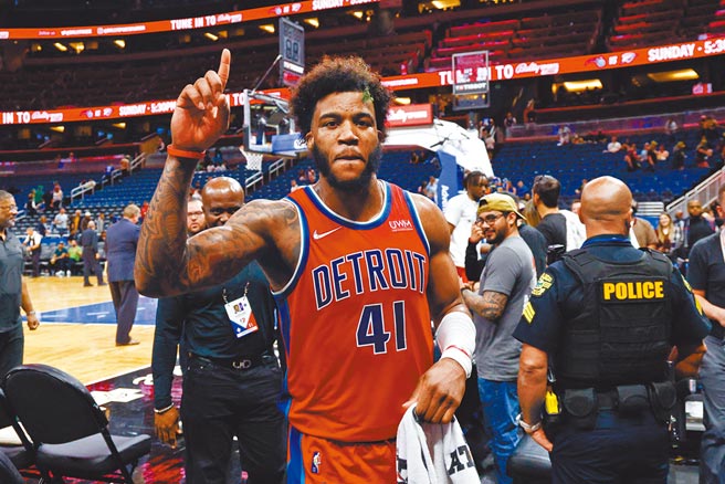 薩迪貝狂得51分，幫助活塞擊敗魔術。（路透）