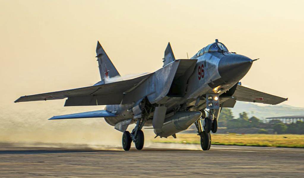搭载「匕首（Kinzhal）」极音速飞弹的俄罗斯米格-31战机，图为资料照，非本次向乌出动之军机。（美联社／俄罗斯国防部）(photo:ChinaTimes)
