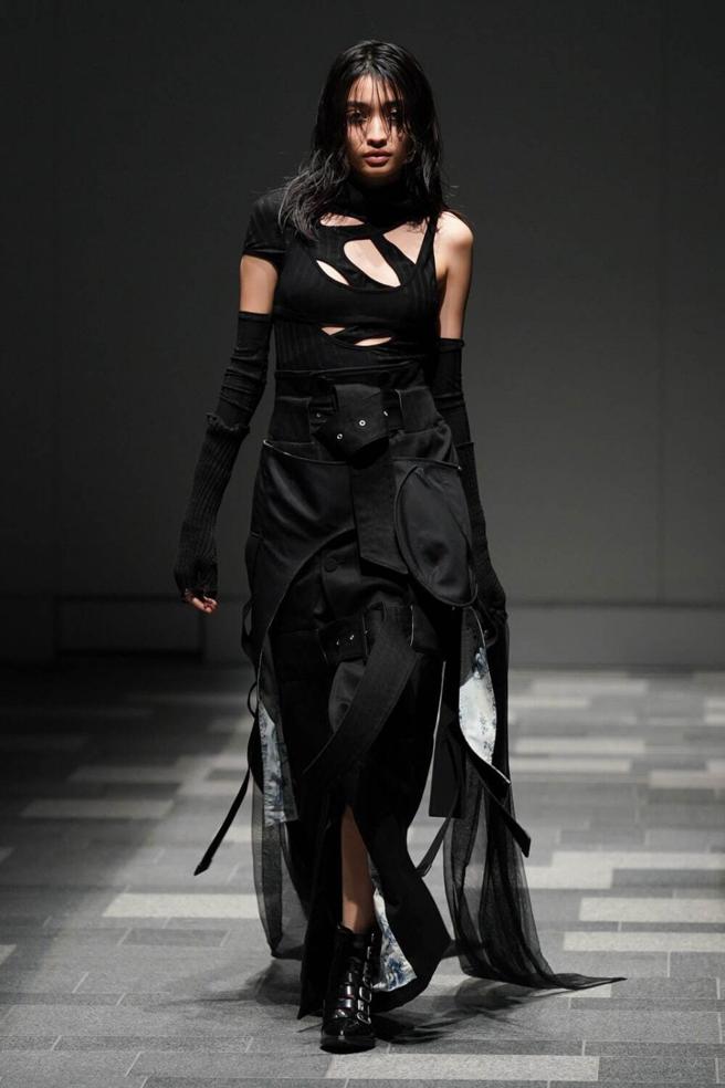 Seivson 2022秋冬以「睡美人会梦见电子羊吗？」为题，延续上季的末日未来感。（Seivson提供）