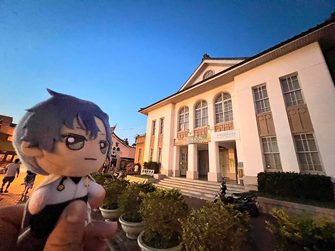 台大婦產科名醫施景中日前到中部掃墓兼觀光。(翻攝自 施景中臉書)