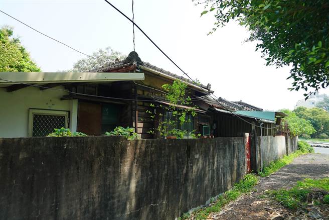 草鞋墩雅舍也是草屯地區極少保存完整的日式建築，呈現日式特殊建築技術與文化，縣府及林務局將保存修護維護，成為草屯新興文化地標。（吳建輝攝）