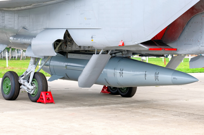 俄军安装在米格（Mig）-31k机腹下的「匕首（Kinzhal）」高超音速空射弹道飞弹。（达志影像/Shutterstock）