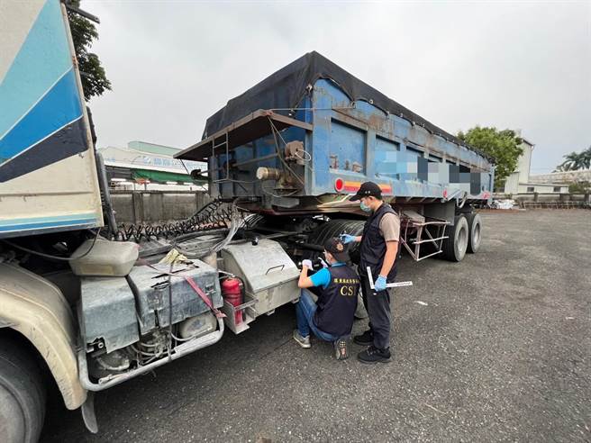 警方指出，女教師台88遇死劫是由2輛曳引車引起。（警方提供／謝佳潾屏東傳真）