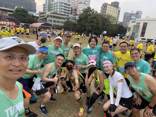 雄中百年校慶公益路跑。（校方提供）