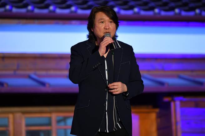 「那年，我們一起聽的歌」首場演唱會19日登場，5大不老男神施文彬、關聰、王瑞瑜、周治平、林隆璇，齊聚民權里日式建築文化園區開唱。（台東縣府提供／蔡旻妤台東傳真）