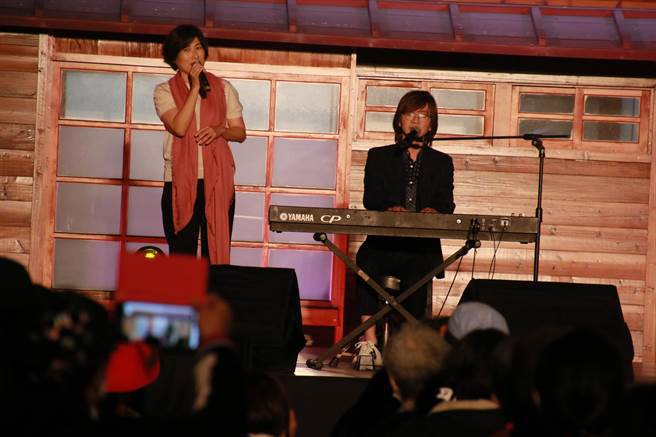 「那年，我們一起聽的歌」首場演唱會19日登場，5大不老男神施文彬、關聰、王瑞瑜、周治平、林隆璇，齊聚民權里日式建築文化園區開唱。（台東縣府提供／蔡旻妤台東傳真）