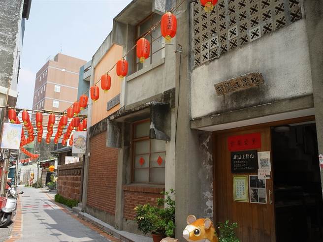 云林县北港工艺坊传将停止营运，县府表示整修后再招标经营。（张朝欣摄）