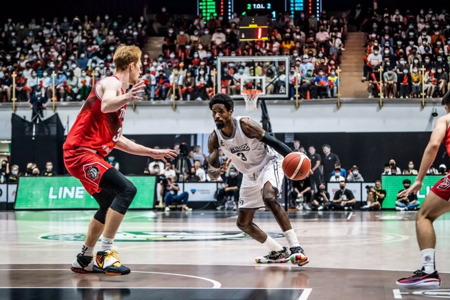 哈里斯今天貢獻32分、10籃板。(高雄鋼鐵人提供)