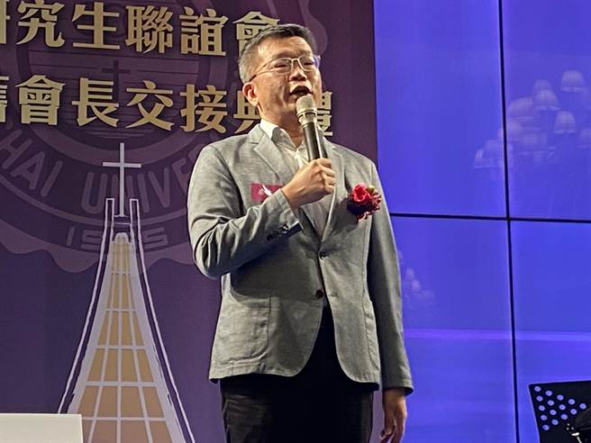 立法院副院长蔡其昌为东海校友，幽默表示，立法院已被东海人攻下来，立法院正副院长都是东海大学毕业校友。（卢金足摄）