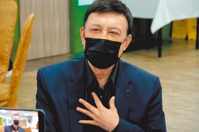 余天昨谈到女儿余苑绮病情忍不住红了眼眶。（台北海大wakeup提供）