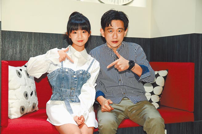 吳以涵（左）、陳家逵昨出席《頭七》媒體茶敘，分享拍攝趣事。（羅永銘攝）