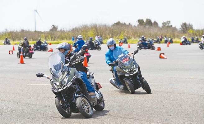 KYMCO CV3首批交车盛典结合安驾活动。（KYMCO提供）