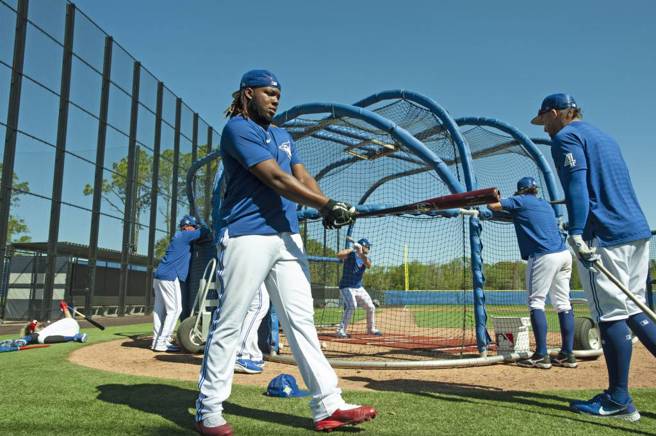 蓝鸟队小葛瑞洛在春训热身。（美联社资料照）