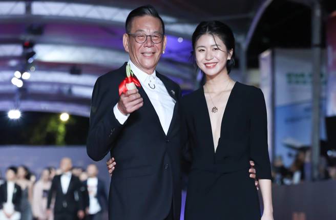 龙劭华离世后，位于桃园的百坪豪宅只剩老婆居住，女儿陈璇(右)透露家人们决定出售豪宅，另物色台北的住处。(中时资料照片)
