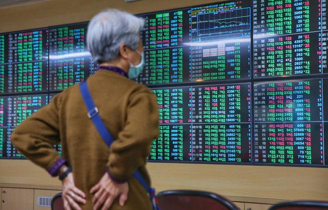 长荣宣布减资后，股价反而出现下跌。（示意图／报系资料照）