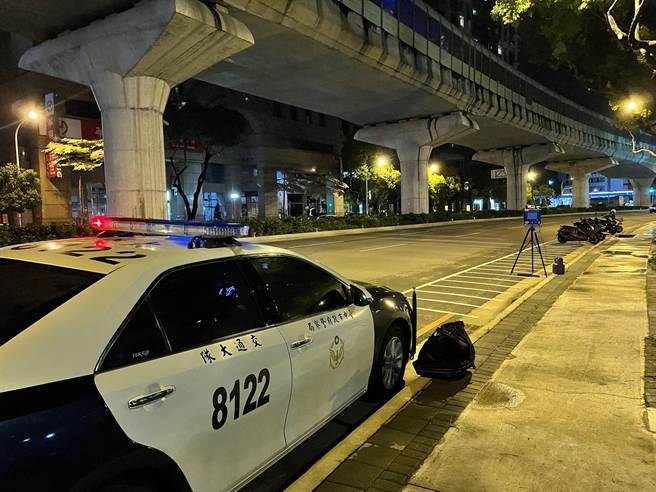 警方持续针对台中易超速肇事路口规画移动式测速照相取缔，结合守望勤务防制事故发生。（民眾提供／卢金足台中传真）