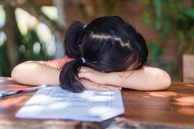 国中少年舔幼儿园女童下体，遭移送少年法庭。（示意图/shutterstock）