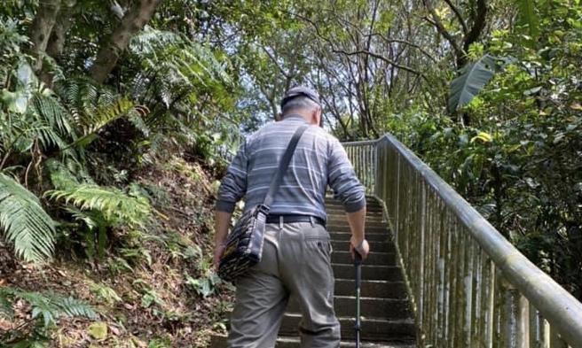 左化鹏》莺歌石山 天际线大纵走。（图／爱传媒）