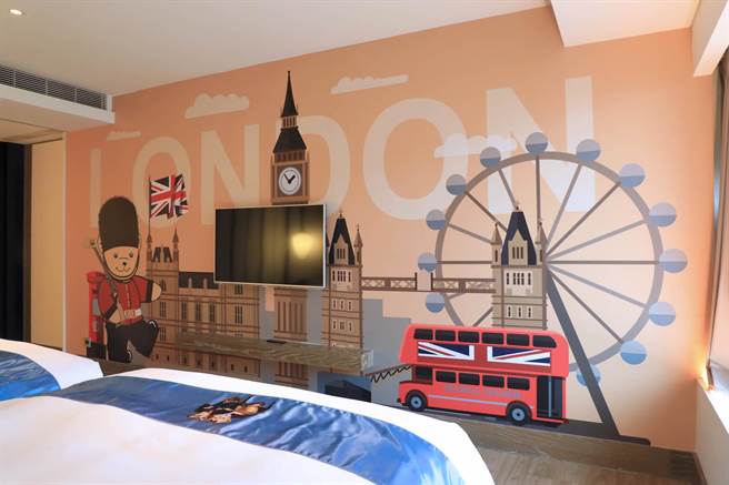 台南晶英官网限定爸妈「爱老虎游」住房专案，搭配16坪小西门家庭套房，还有机会享房型弹性升等至泰迪熊主题房型。（晶英提供）