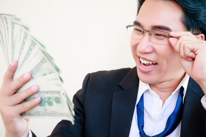 生肖牛、馬、龍的人，本周財運最旺。(示意圖／Shutterstock)