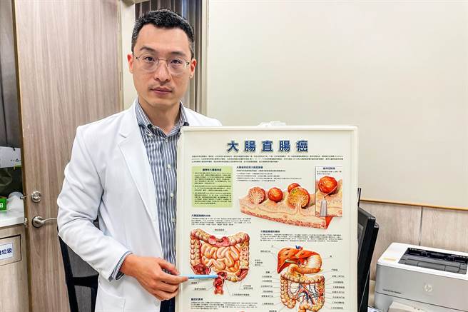 中医大新竹附设医院大肠直肠外科医师张巨成 说，清宿便是每个大肠直肠外科医师的宿命。（罗浚滨摄）