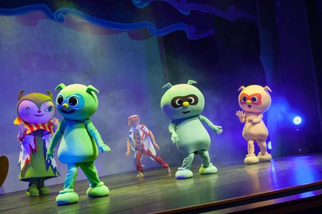 全新POPA儿童剧《小红帽》，POPA家族活泼生动的演出搭配精心设计的场景，让大小朋友体验。（丽宝乐园提供）