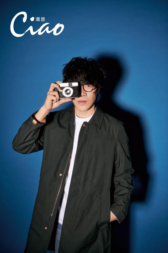 卢广仲时隔5年发行新专辑，近来担任《Ciao潮旅》杂志3月号封面人物。《Ciao潮旅》提供