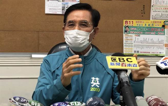 市议员吴敏济表示，他要求民政局应介入调查及导正，镇澜宫董事长顏清标及副董事长应向社会道歉。（陈世宗摄）