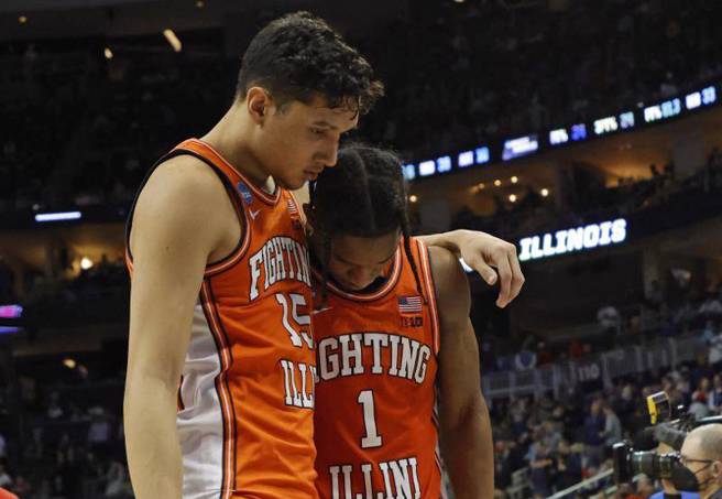 美國大學聯賽伊利諾球員RJ Melendez(左)輸球之後神情落寞。（美聯社）