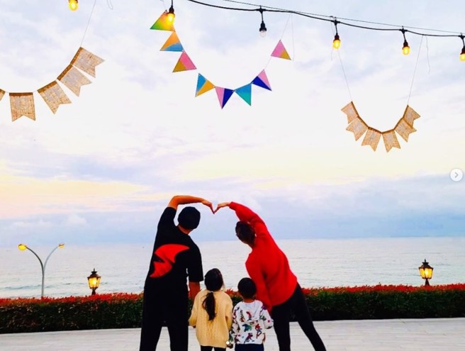 昆凌当时要大家猜猜看胎儿的性别。（图／IG@昆凌）