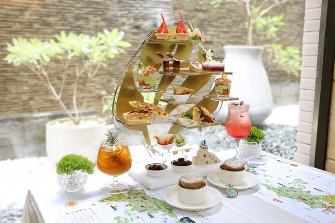 大地酒店喜歡廳「環遊世界下午茶」 。（大地酒店提供） 