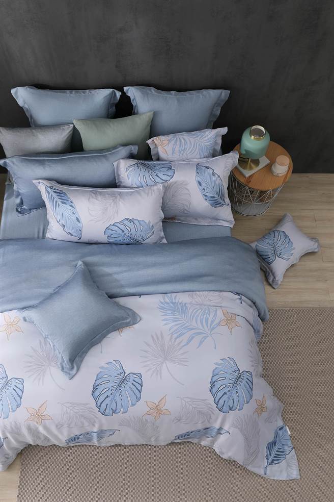 梦特娇春夏寝饰，青蓝热带。（梦特娇提供）